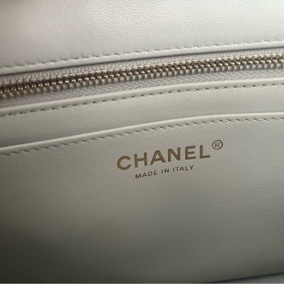 Chanel Sweet Camellia Flap Quilted Leather Crossbody Bag Light Blue - Picture 6 of 10